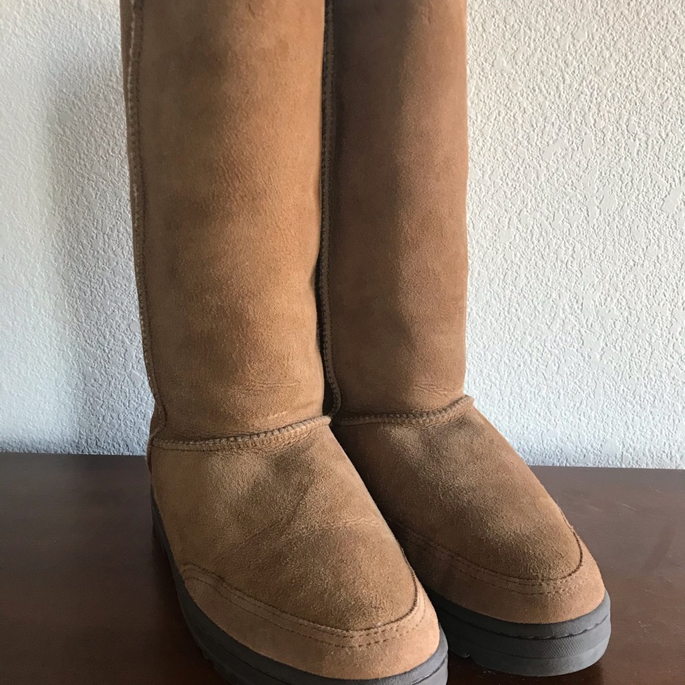 UGG tall boots chestnut brown size W7